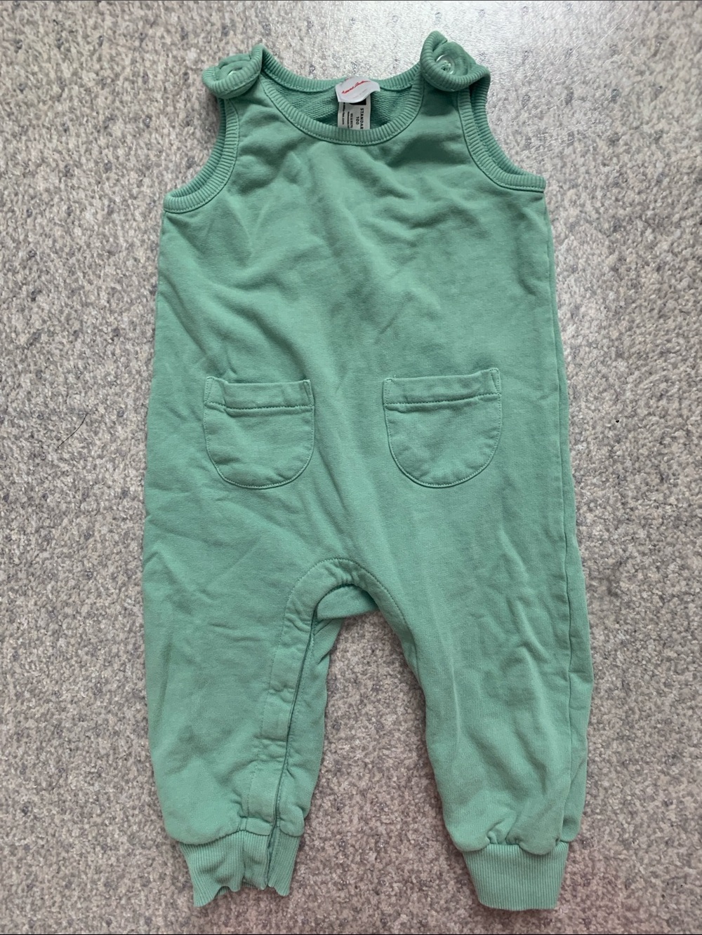 Hanna Andersson 2T *100% cotton Oeko Tex* green long leg romper with snaps.